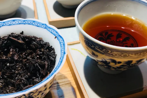 六堡茶和普洱茶的區(qū)別 六堡茶和普洱茶哪個(gè)好