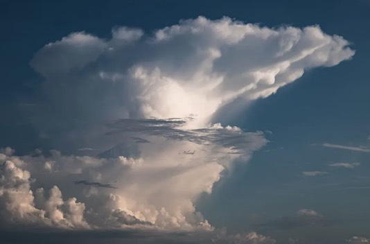 怎么通過云的形狀判斷降雨的大小 ？